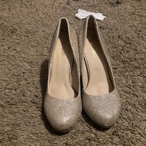 Elegant Gold Women's Heels